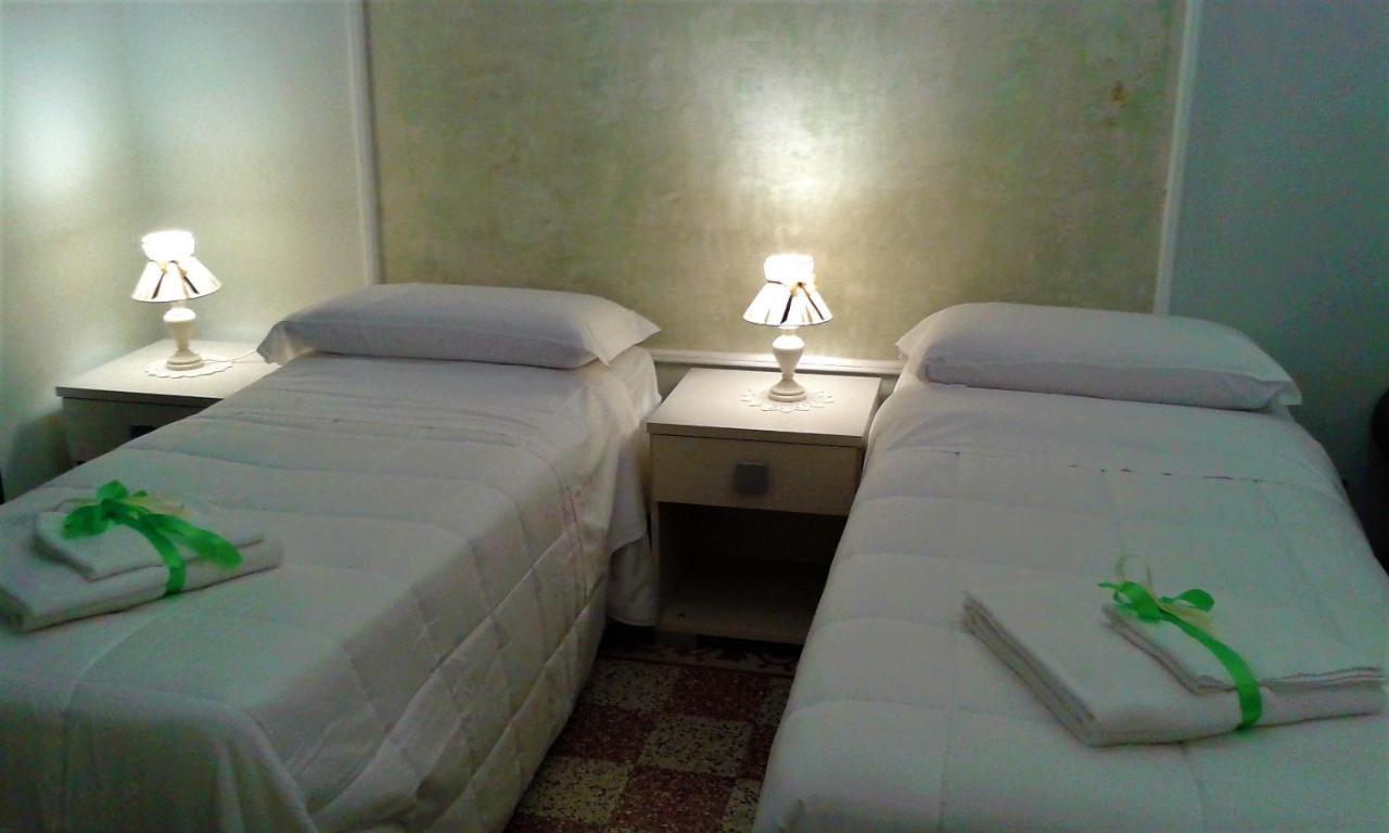 Primo Posto Bed & Breakfast Salerno Luaran gambar