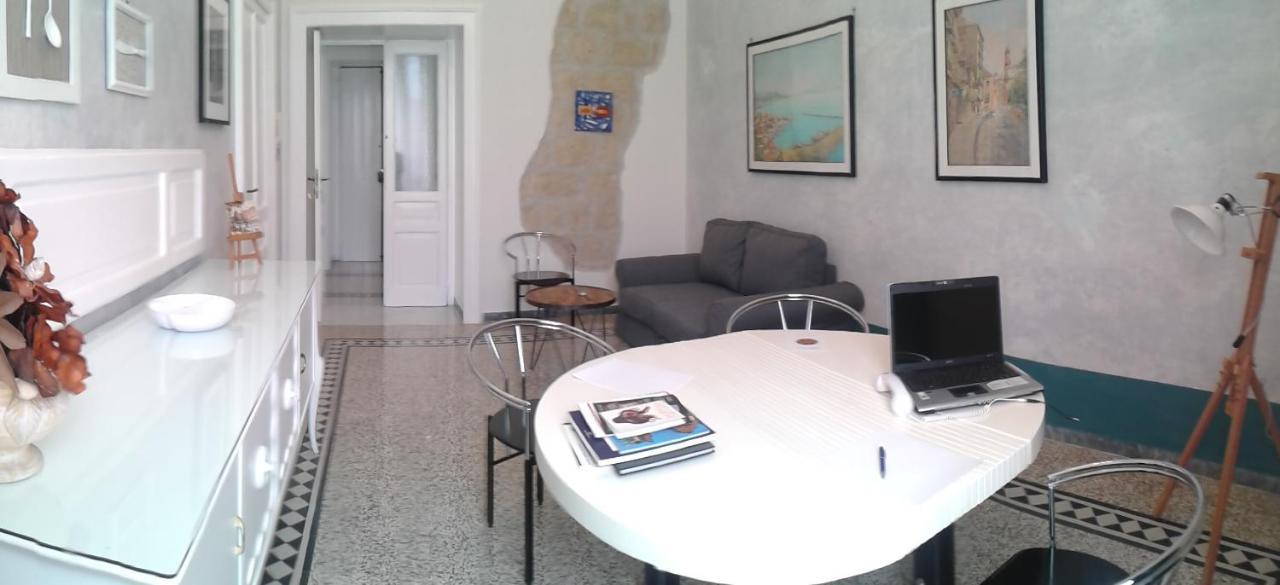 Primo Posto Bed & Breakfast Salerno Luaran gambar