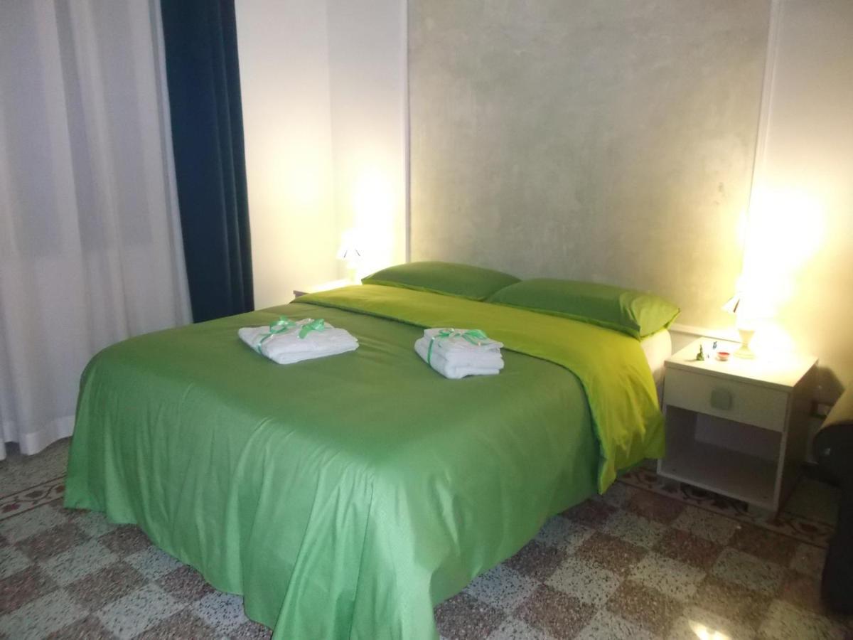 Primo Posto Bed & Breakfast Salerno Luaran gambar