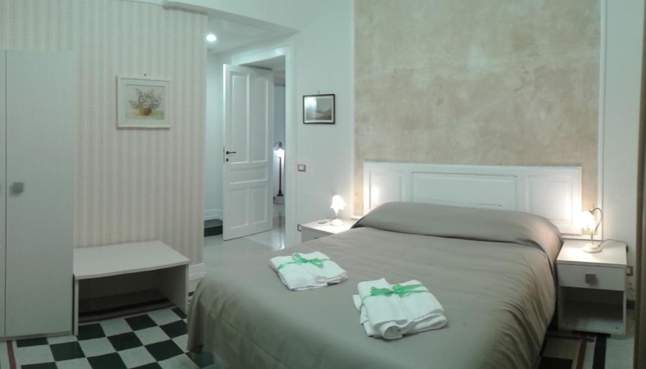Primo Posto Bed & Breakfast Salerno Luaran gambar