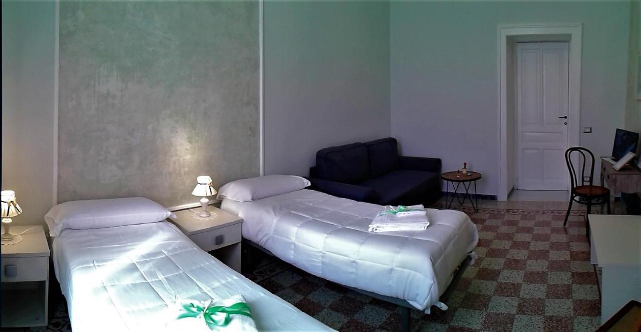 Primo Posto Bed & Breakfast Salerno Luaran gambar